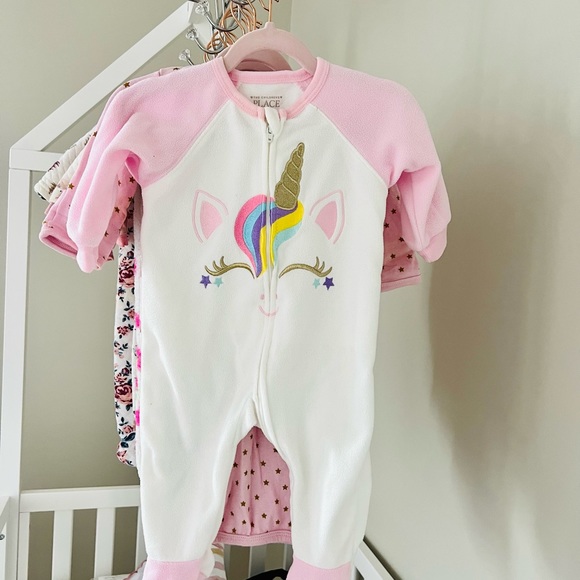 Baby Girl Clothes Lot Newborn 0 - 6 Months Pajama Bodysuit Onesies Footsies - Picture 9 of 16